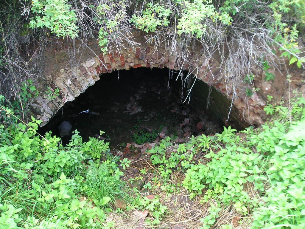 Мечтал провести подземный ход через пруд