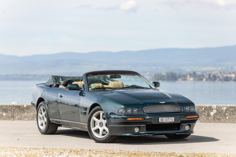 10. Aston-Martin V8 Volante LWB 1999 года продан за $148,618