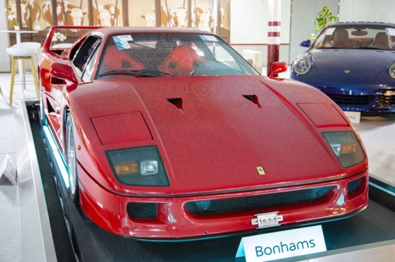 1. Ferrari F40 1991 года продан за $2,019,130