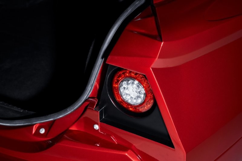 Alfa Romeo Giulia Quadrifoglio получила причудливый ретро-дизайн