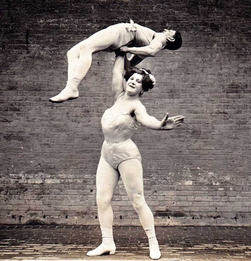 Сильная женщина австрийского цирка Кэти Сандвина, 1925 год