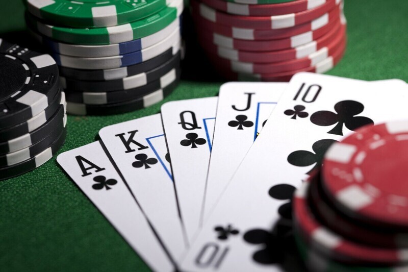 4 карта в покере на столе