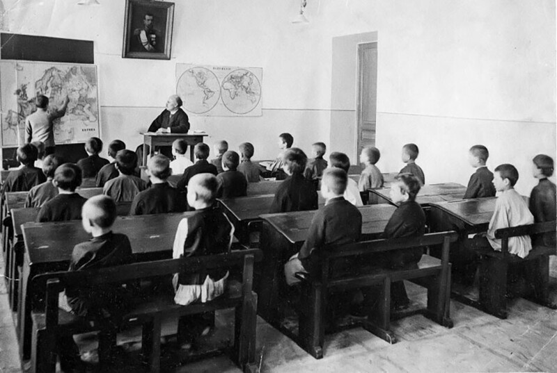 Урок географии в школе для мальчиков, Раменское, 1912 год