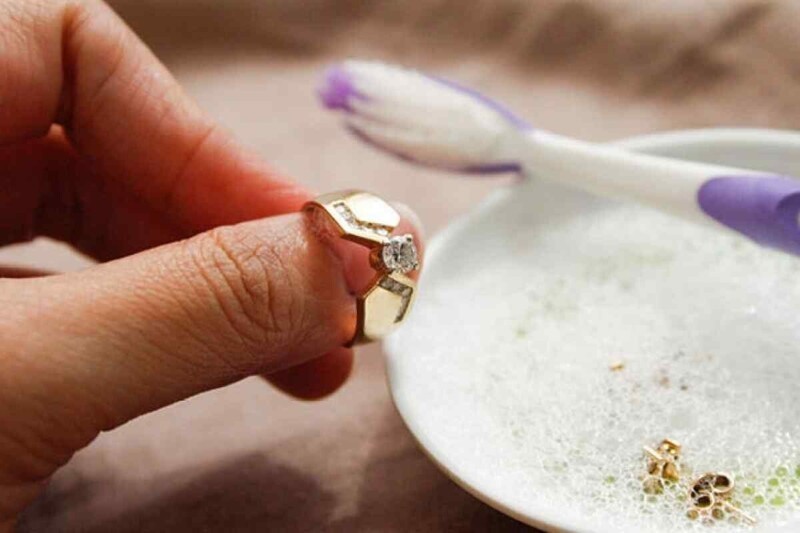 Как почистить кольцо в домашних условиях: полезные советы