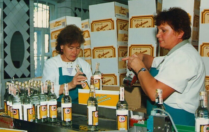 Упаковка водки «Довгань», 1996 год
