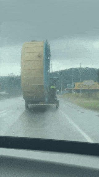 Гифки с автомобилями и мотоциклами Гифки с автомобилями и мотоциклами