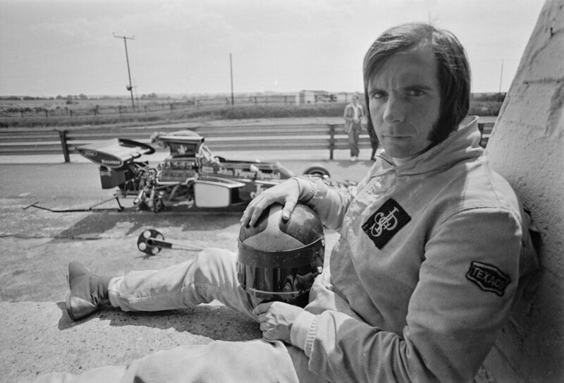 12 июля 1972 года. Бразильский гонщик Формулы-1 Эмерсон Фиттипальди во время тренировки перед Гран-при Великобритании 1972 года.