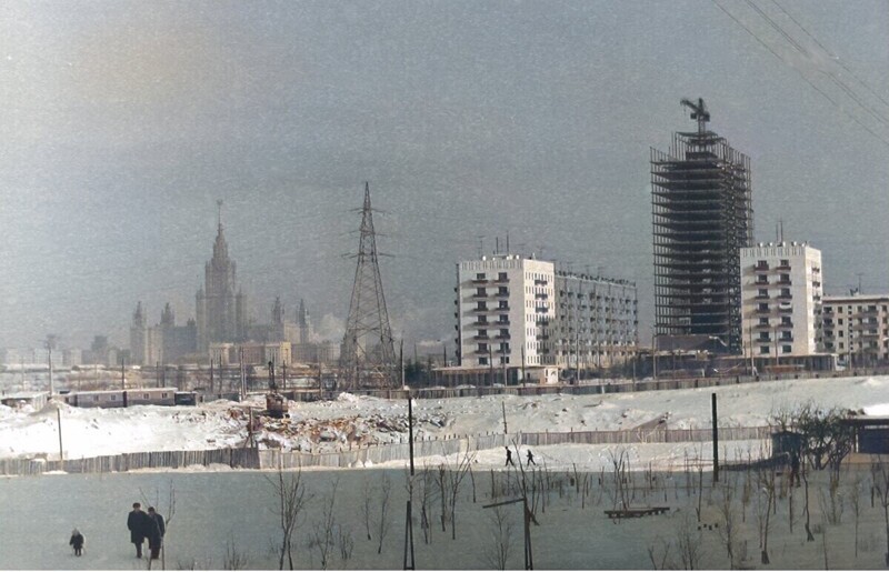 Слияние города и деревни в действии. Юго-Запад Москвы 40-50 лет тому назад