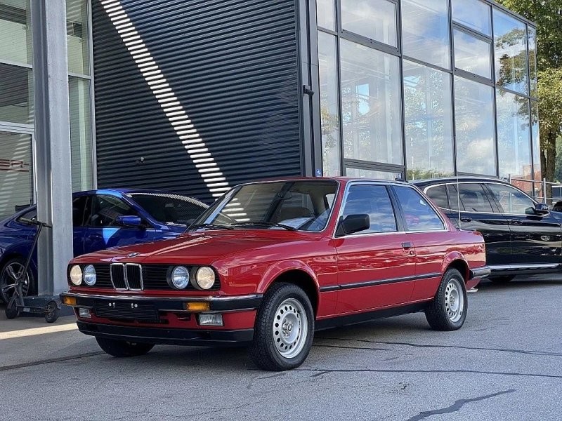 Капсула времени: на продажу выставили BMW 1985 года выпуска с пробегом всего 230 километров