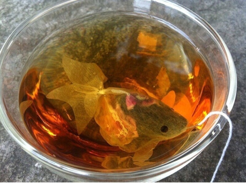 Чайные пакетики в виде золотых рыбок