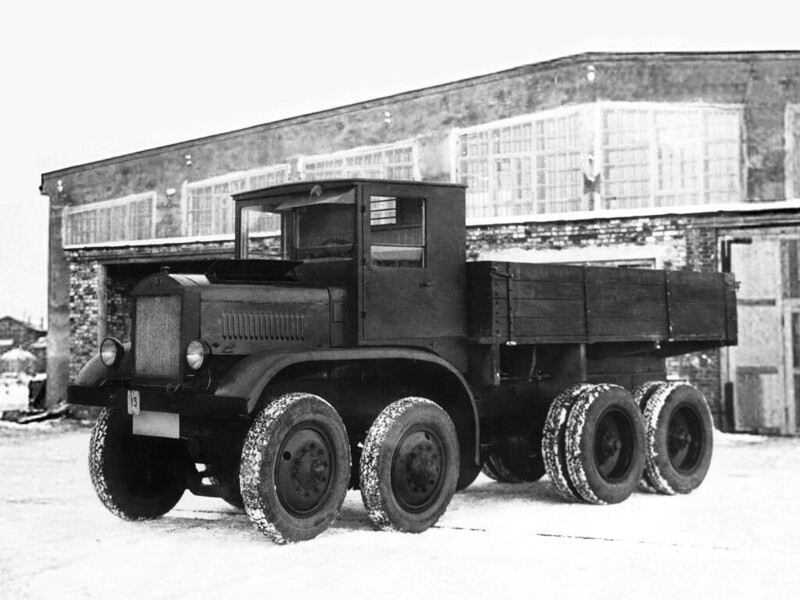 ЯГ-12 – опытный четырехосный грузовой автомобиль, построенный в 1932 году на Ярославском автозаводе. Это первый советский автомобиль с колесной формулой 8x8