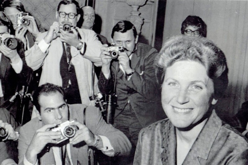 Дочь Сталина Светлана Иосифовна Аллилуева во время открытой пресс–конференции в Нью–Йорке, 1967 год