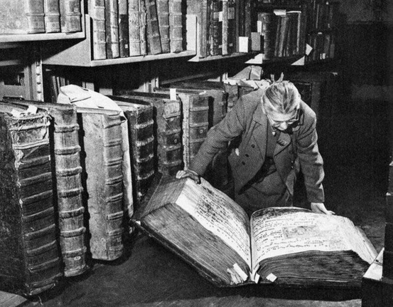 Огромные Книги в библиотеке Пражского замка, Чехия, 1950 год
