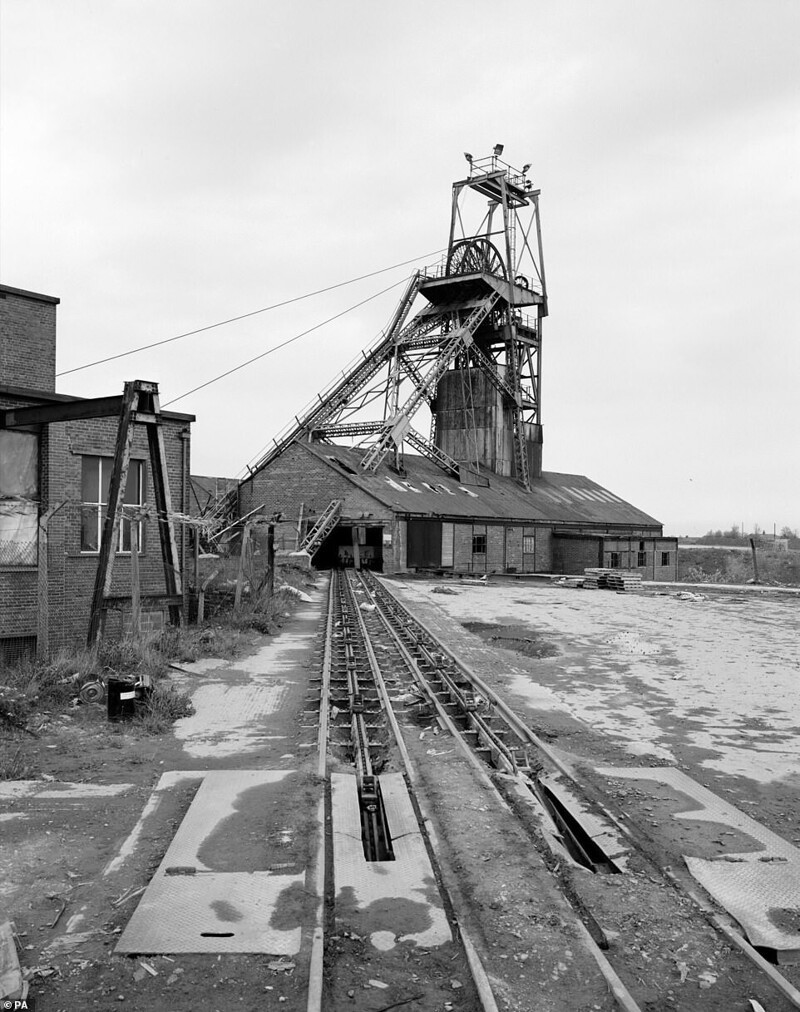 Старая шахта - бывшее градообразующее предприятие Исингтона, графство Дарэм