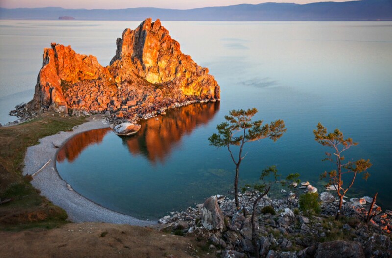 Почему на острове посреди Байкала возвышаются 13 столбов