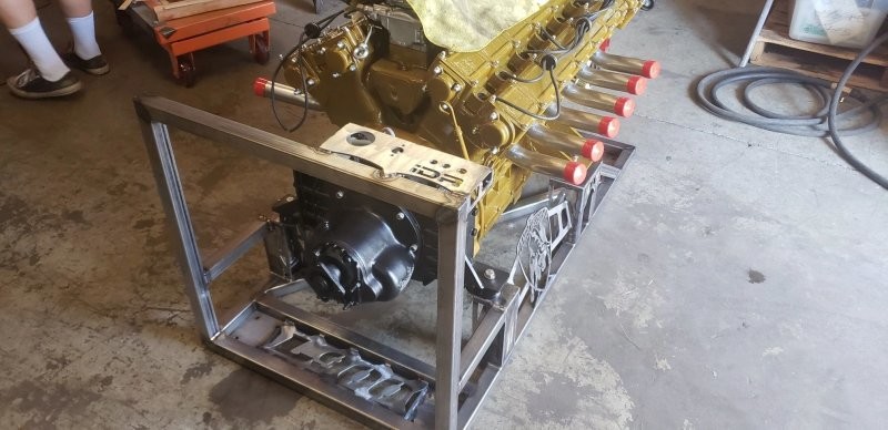 Холодный пуск огромного двигателя Lamborghini L900 V12, который предназначался для лодок