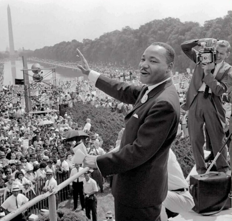 Мартин Лютер Кинг младший, 28 августа 1963 года. Около 250 000 человек прошли маршем по Вашингтону, округ Колумбия, США, требуя равных прав для афроамериканцев и прекращения расовых предрассудков