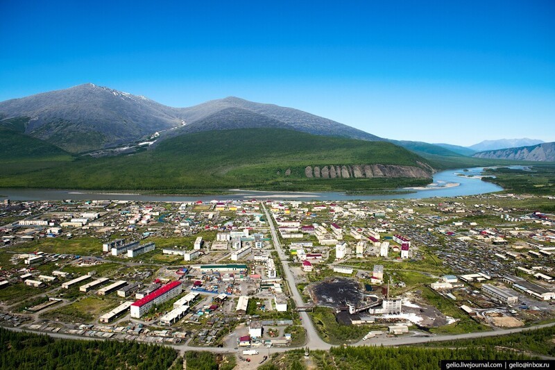 Якутия, посёлок Усть-Нера: летний вид на полюс холода