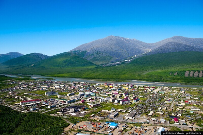 Якутия, посёлок Усть-Нера: летний вид на полюс холода
