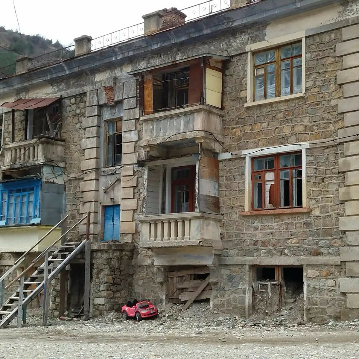 Садон: зловещий поселок-призрак в горах Северной Осетии