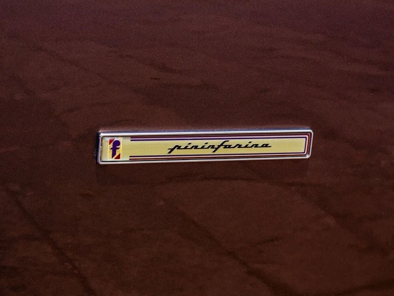 Уникальный Ferrari Testarossa 1988 года с малым пробегом  поразит вас окраской Marrone Metallizzato