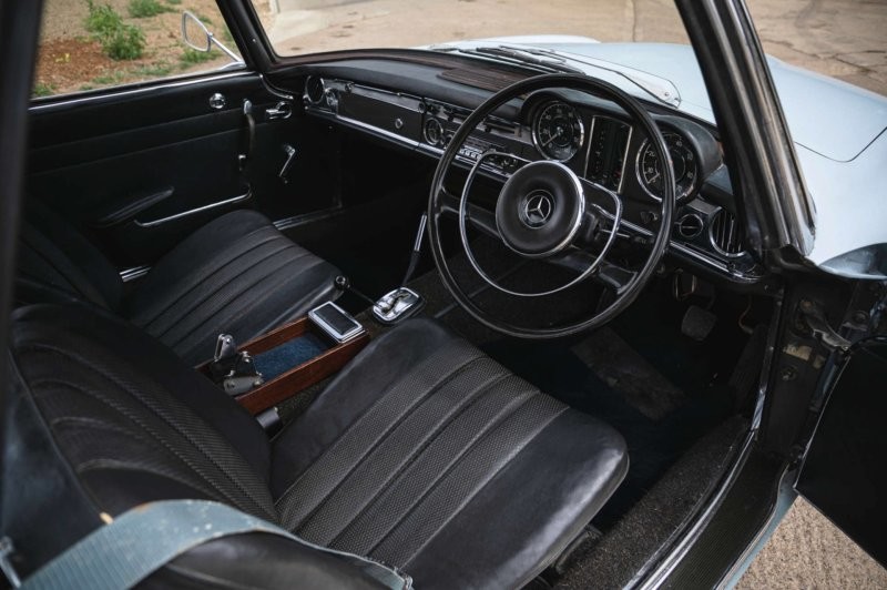 Уникальный Mercedes-Benz 230 SL 1966 года сэра Стирлинга Мосса