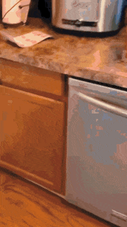 Подальше от родительских глаз