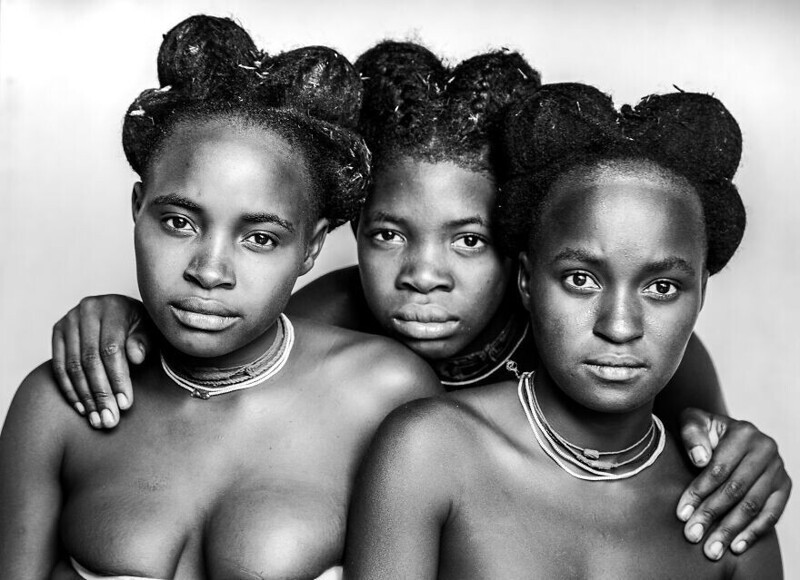 Женщины племени в южной Анголе. Фотограф Bharat Patel, Великобритания