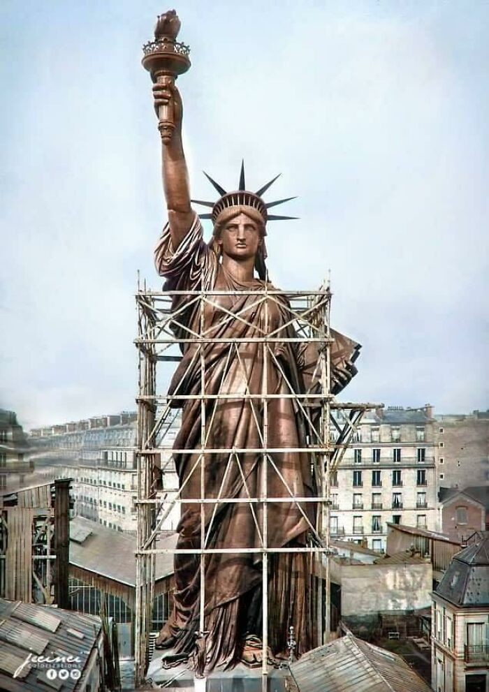 25. Статуя Свободы до того, как ее отправили в США. Париж, Франция, 1886 год