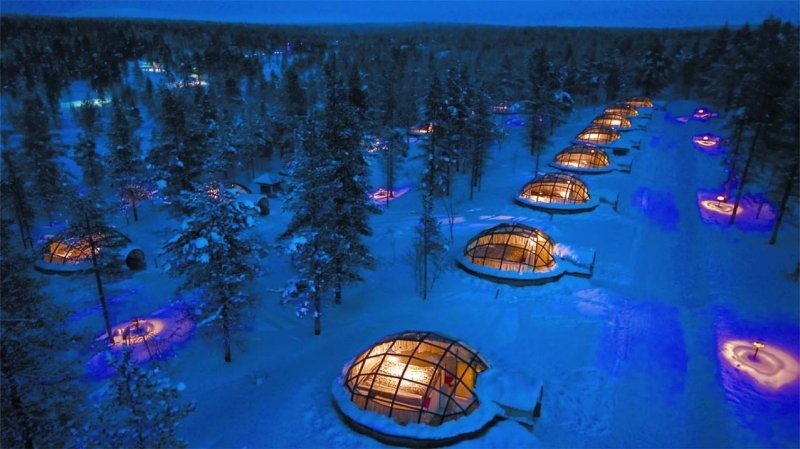 А вот финляндский Igloo Village in Kakslauttanen предоставляет возможность насладиться небесными видами
