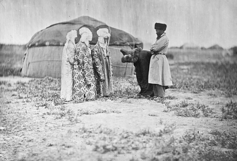 Приветствие возможных будущих родственников. Смотрины жениха. 1870 - 1889 год, Туркестанский край