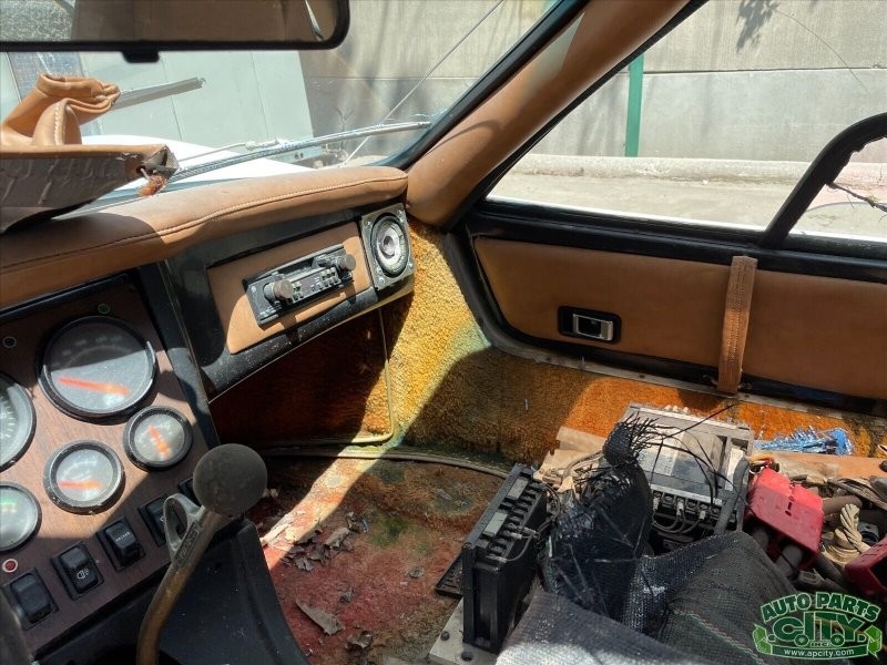 Очень редкий электромобиль Bradley GTE 1980 года выпуска, которому потребуется хороший ремонт