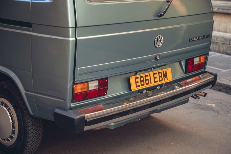 Этот Volkswagen Caravelle 1988 года принадлежал Стивену Хокингу, и теперь автомобиль ищет нового владельца