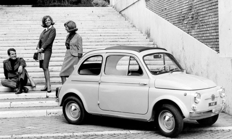 ... но Fiat 500 имел оглушительный успех и никакая Vespa уже была не нужна!
