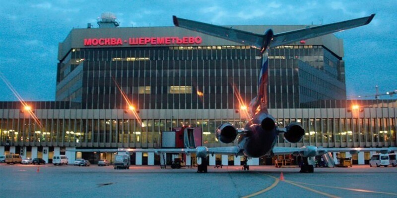 Пассажир в аэропорту украл часы за 330 тысяч рублей