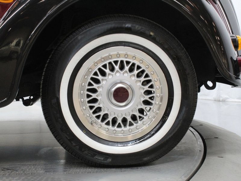 Шасси пикапа Hilux и внешний вид из 1930-х: одна из самых редких и странных моделей Toyota
