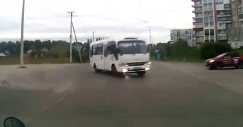 Авария дня. Жесткое столкновение с автобусом в Прокопьевске