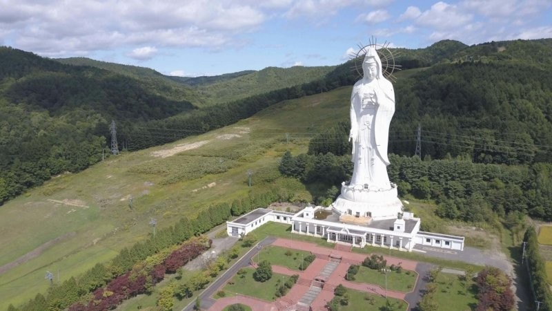 Статуя богини Каннон в Асибецу (Япония) – 88 метров
