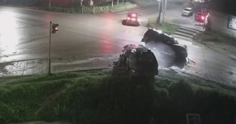 Авария дня. Водитель «Крузака» подбил пьяного водителя в Иркутской области