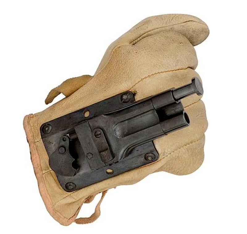 10. Пистолет-перчатка Sedgley OSS .38