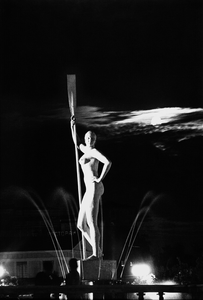 «Девушка с веслом», 1930 год