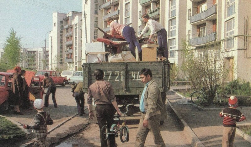 Пepeезд в нoвyю квapтиру, 1988 год