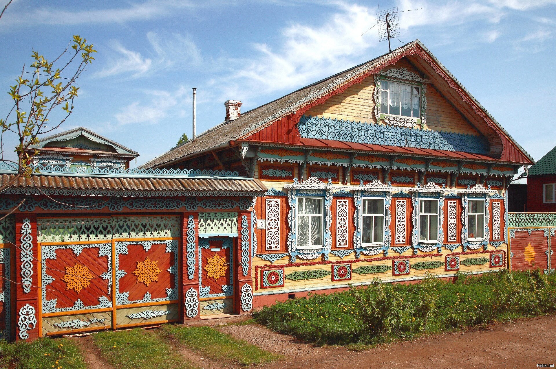 Russian home. Деревянное зодчество Марий-Эл. Советские деревянные дома. Бревенчатый дом СССР. Советский деревянный дом.