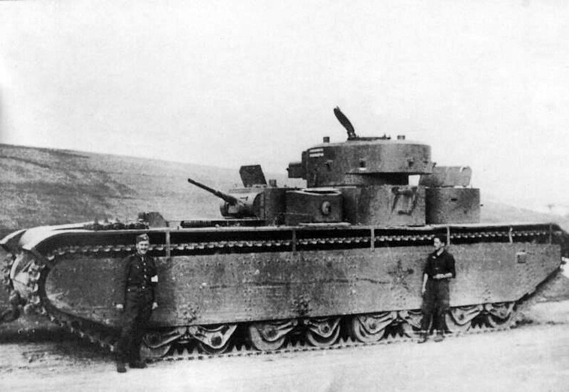 Захваченный немцами советский пятибашенный танк прорыва Т-35. 1941 год