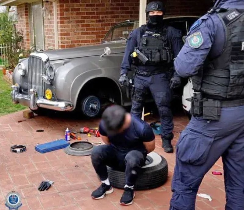 Контрабанда на стиле: винтажный Bentley, отправленный в Австралию, перевозил наркоту на 100 миллионов долларов