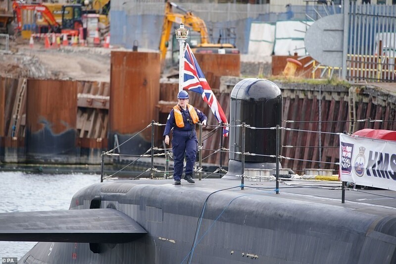 Британский флот ввёл в строй пятую атомную подлодку новейшего типа