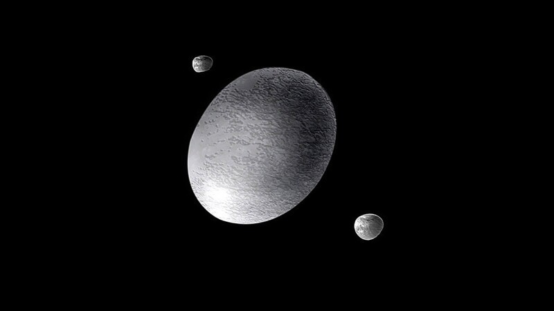 В нашей Солнечной системе есть карликовая планета Хаумеа в виде яйца. Ее форма обусловлена невероятно быстрым вращением. А еще - у нее есть два спутника
