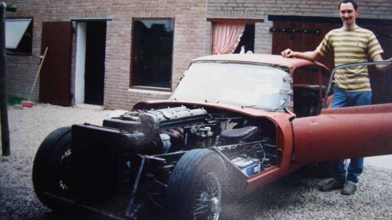 Находка в голландском сарае: исторически значимый Jaguar E-Type 2+2