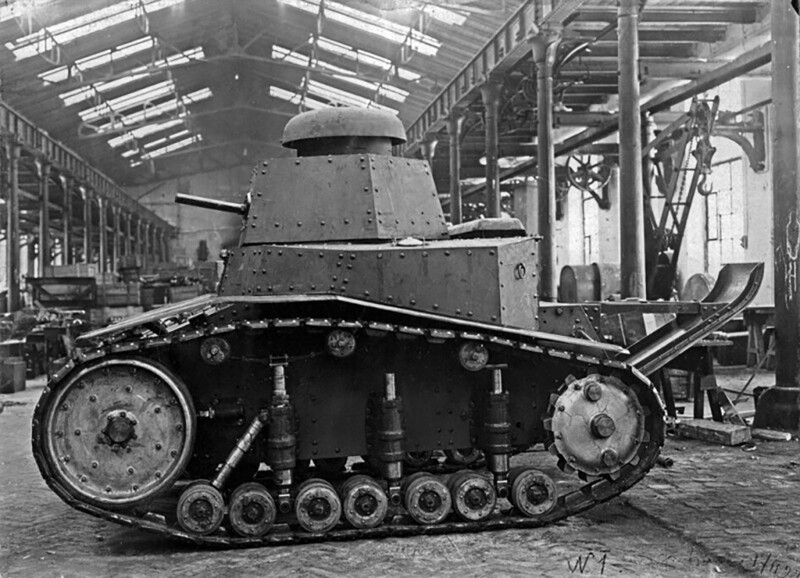 Первый опытный образец танка сопровождения, позже получивший обозначение Т-18 (МС-1). 17 февраля 1927 года. СССР
