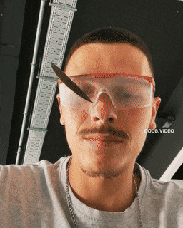 Очки спасли